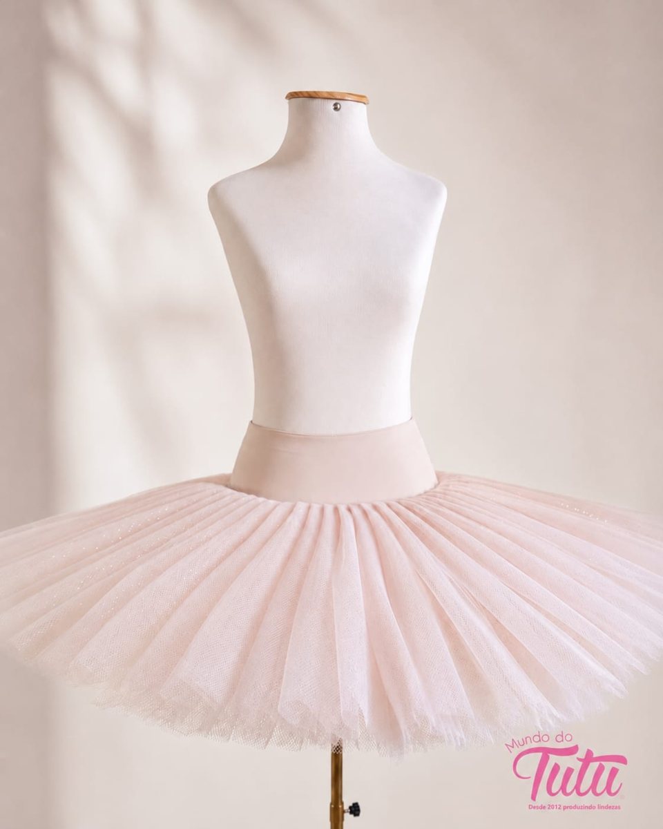 Modelo de tutu ensinado no curso